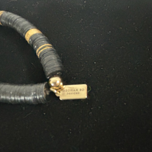 Meghan Bo Designs black and gold disk bracelet stretch bracelet - Picture 3 of 5